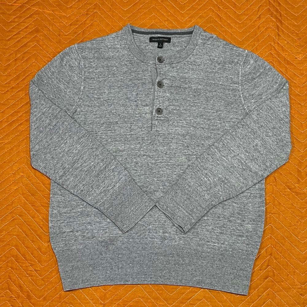 Banana Republic Men's Gray Crewneck Henley Sweater